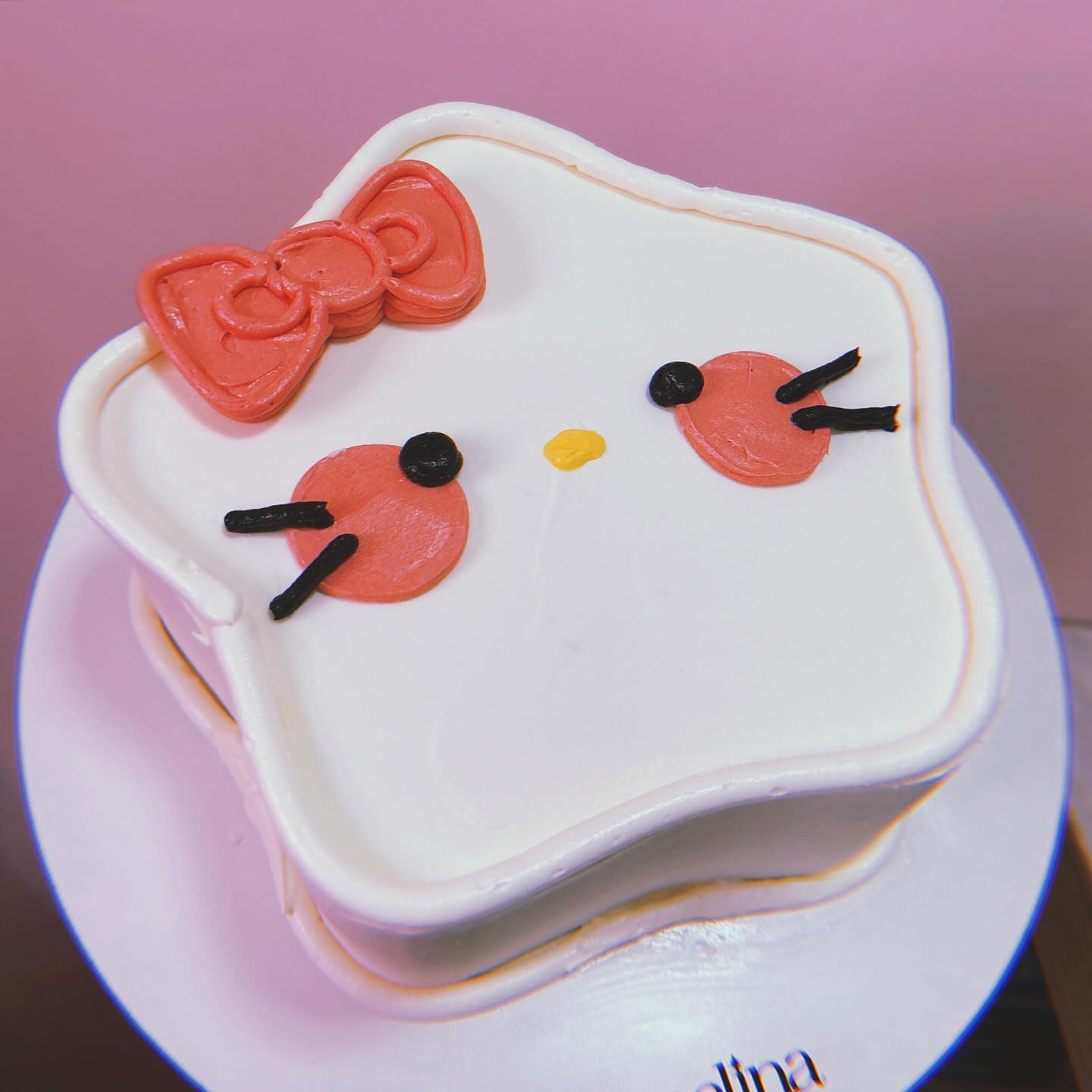 Hello Kitty Cake